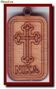 Pandantiv religios sfintit, gravura in lemn (tip cruce) foto
