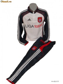 TRENING CONIC PANTALONI CONICI ADIDAS: BAYERN MUNCHEN (ADIDAS ADIDASI NIKE ) foto