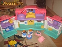 Casuta Fisher Price foto