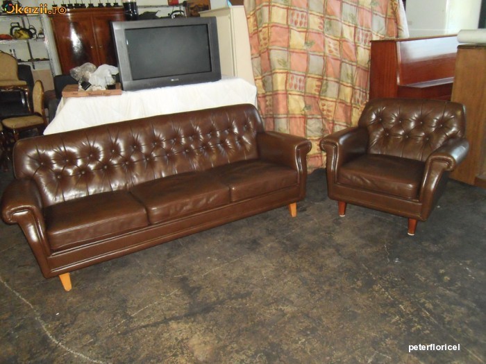Salon retro, stil Chesterfield. foto mare
