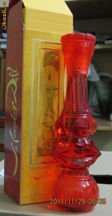 Salvador Dali DALIMANIA sticla 100ml, lipsesc doar2-3ml (se vede in poza clar) foto mare