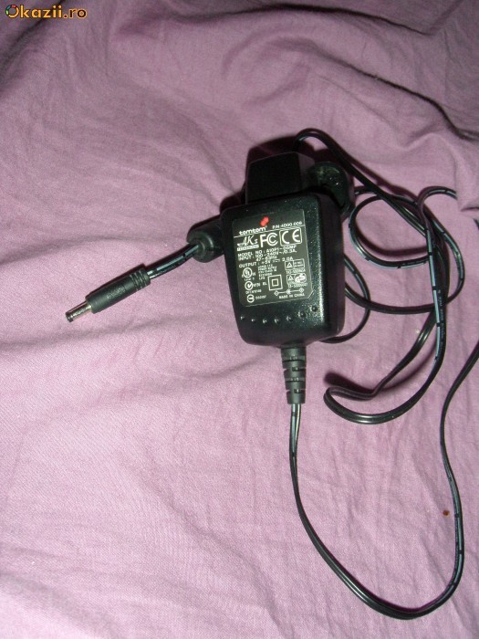 INCARCATOR GPS TOMTOM DE CASA -5V  -2A foto mare