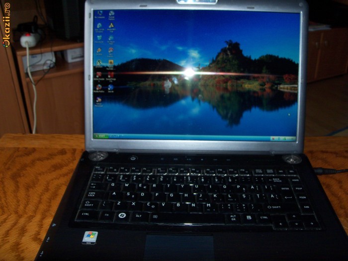 Laptop TOSHIBA  SATELLITE A300D-11S foto mare