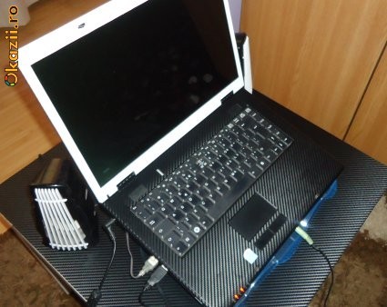Vand Laptop / Notebook Fujitsu Siemens Amilo Li2727 CARBON foto mare