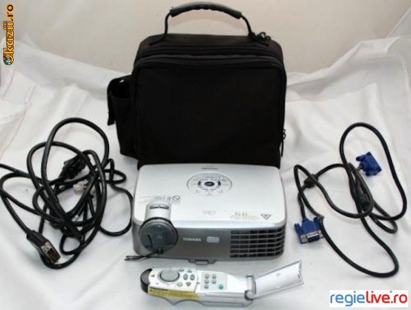 Videoproiector Toshiba HD ca NOU ( nu sony benq apple imac ) foto mare