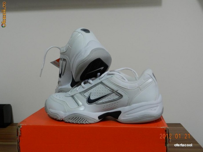 VAND ADIDASI NIKE CITY COURT III MARIMEA 42 ORIGINALI foto mare