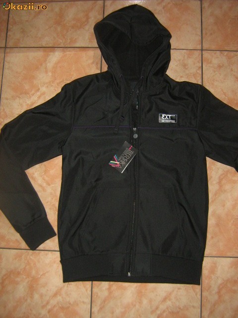 Vand hanorace Bershka !! produs original !! doar 69 ron foto mare