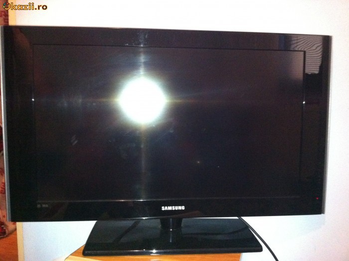 TV     SAMSUNG    LCD foto mare