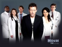 Doctor HOUSE (HOUSE M.D.) PESTE 120 DE ORE IN ROMANA foto